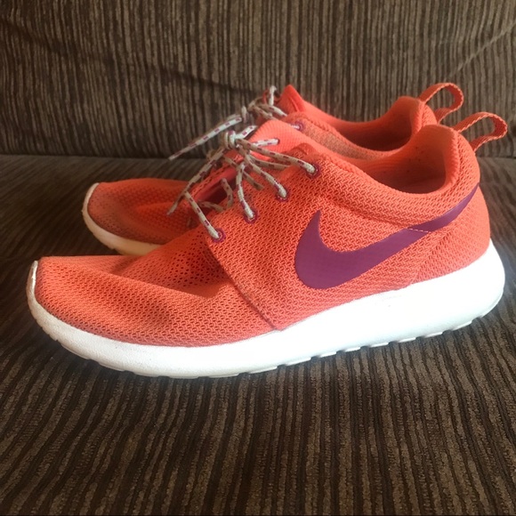 nike roshe run orange